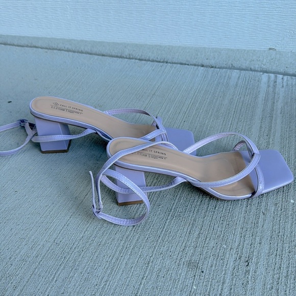 Call It Spring Kianna Block Heel Sandal - Picture 5 of 10